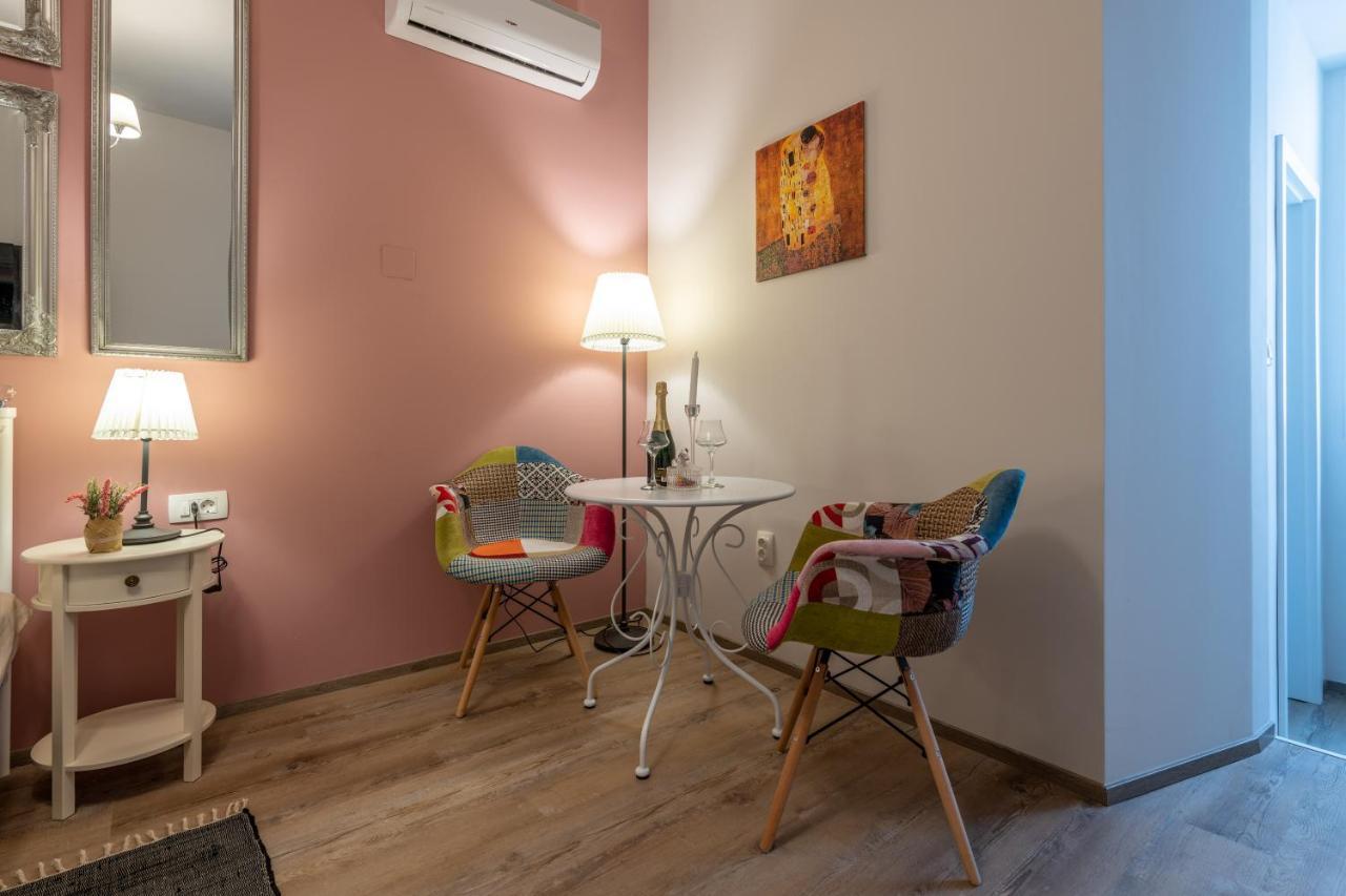 Old City Romantic Studios 4 With Free Private Parking Pula Bagian luar foto