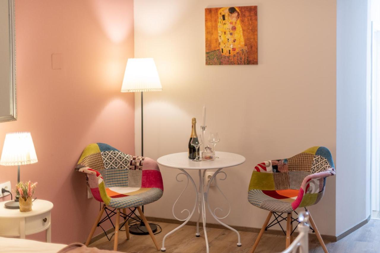 Old City Romantic Studios 4 With Free Private Parking Pula Bagian luar foto