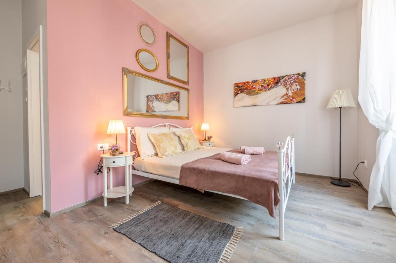 Old City Romantic Studios 4 With Free Private Parking Pula Bagian luar foto